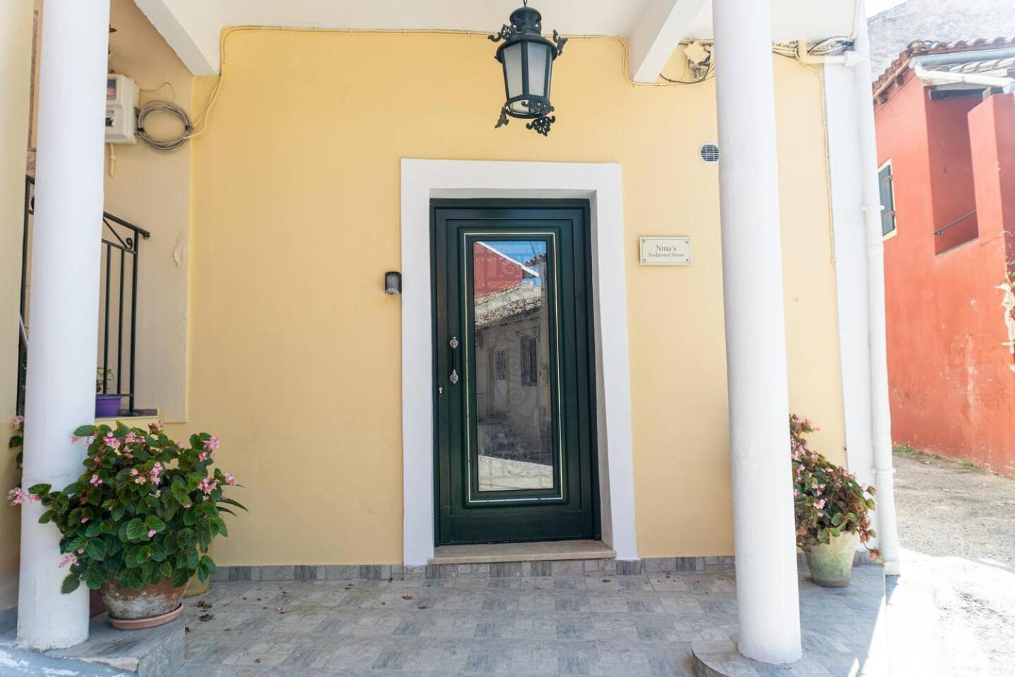 Nina's Traditional House By Estia Holiday home