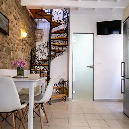 Nina'S Traditional House By Estia Valanio Extérieur photo
